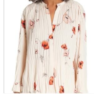 Vince Tossed Poppy  pleated Floral Blouse size Small